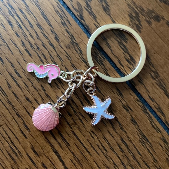 Pink Beach Keychain - Starfish seahorse and shell - Picture 3 of 3